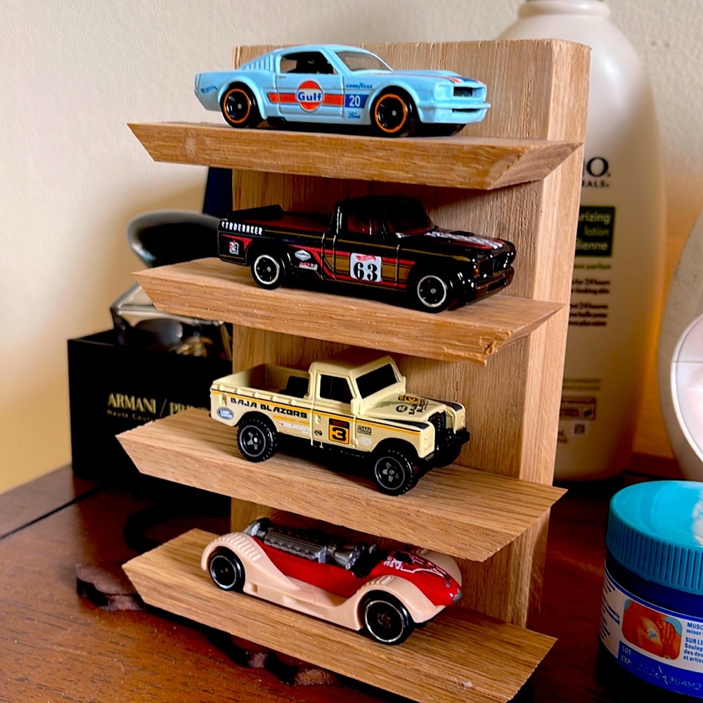 Hot wheel stand or showcase